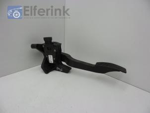Used Accelerator pedal Opel Corsa C (F08/68) 1.2 16V Price € 50,00 Margin scheme offered by Auto Demontage Elferink B.V.