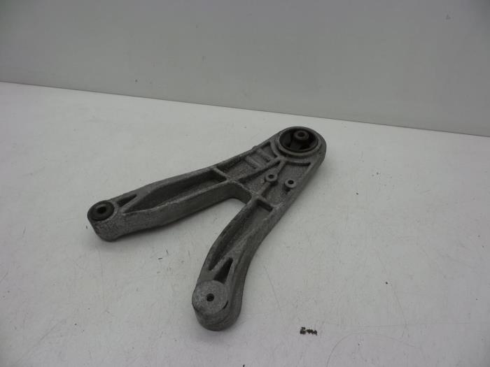 Used Engine mount Volvo S80 (TR/TS) 2.5 D Price € 25,00 Margin scheme offered by Auto Demontage Elferink B.V.