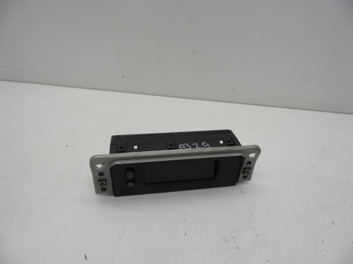 Begagnade Innerdisplay Opel Agila (A) 1.2 16V Twin Port Pris € 25,00 Marginaltabell erbjuds av Auto Demontage Elferink B.V.