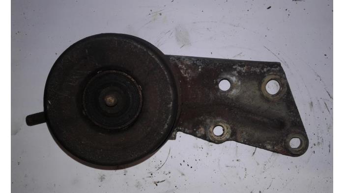 Usados Correa múltiple Saab 900 I 2.0 i 16V Precio € 25,00 Norma de margen ofrecido por Auto Demontage Elferink B.V.