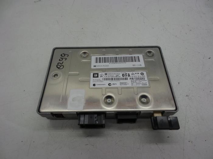 Usados Módulo de teléfono Opel Ampera-e 1.4 16V Precio € 75,00 Norma de margen ofrecido por Auto Demontage Elferink B.V.