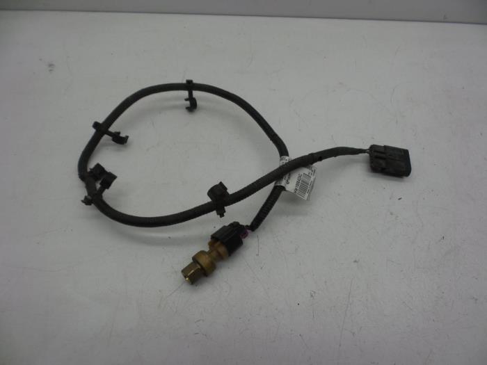 Begagnade Bränsletrycksregulator Opel Ampera-e 1.4 16V Pris € 25,00 Marginaltabell erbjuds av Auto Demontage Elferink B.V.