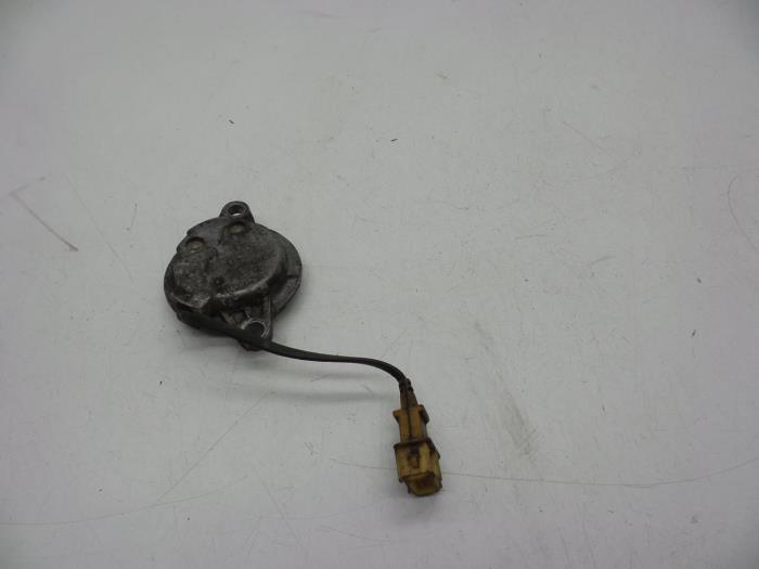 Begagnade Kamaxelsensor Volvo V70 (GW/LW/LZ) 2.5 10V Pris € 25,00 Marginaltabell erbjuds av Auto Demontage Elferink B.V.
