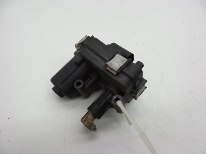 Begagnade Vortexventilmotor Saab 9-3 II Sport Sedan (YS3F) 1.9 TTiD 16V Pris € 75,00 Marginaltabell erbjuds av Auto Demontage Elferink B.V.