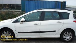 Used Door 4-door, front left Peugeot 308 SW (4E/H) 1.6 HDiF 16V Price on request offered by Fa. Klijnstra & Zn. VOF