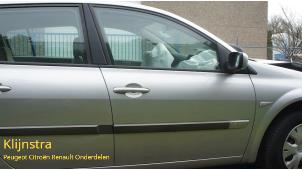 Używane Drzwi prawe przednie wersja 4-drzwiowa Renault Megane II (BM/CM) 1.4 16V 98 Cena na żądanie oferowane przez Fa. Klijnstra & Zn. VOF