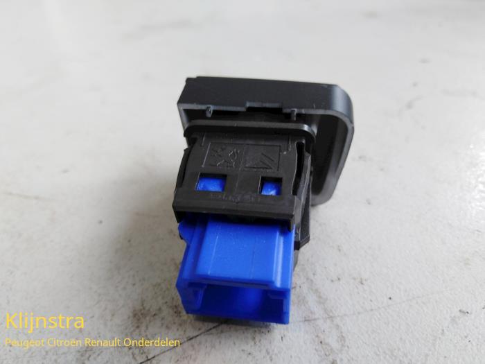 Panic lighting switch from a Peugeot 208 2013