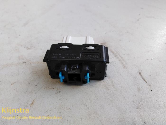 Electric window switch from a Peugeot 208 2013
