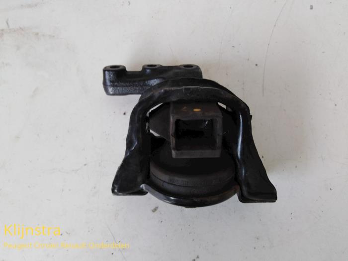 Used Engine mount Peugeot 208 Price on request offered by Fa. Klijnstra & Zn. VOF