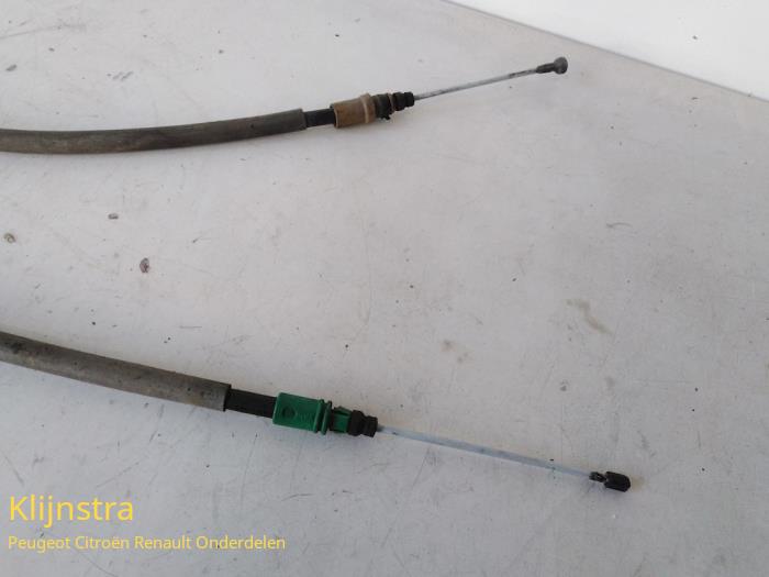 Parking brake cable from a Peugeot 3008 2013