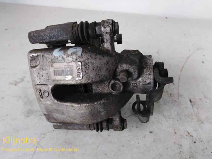 Rear brake calliper, left from a Peugeot 3008 2014