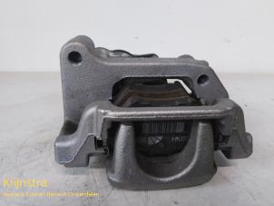 Used Rear brake calliper, right Peugeot 3008 Price on request offered by Fa. Klijnstra & Zn. VOF