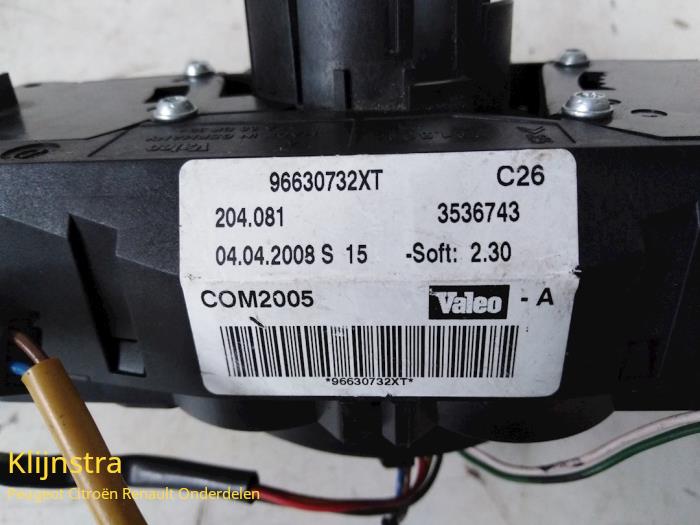 Kombischalter Lenksäule van een Peugeot 207 2008