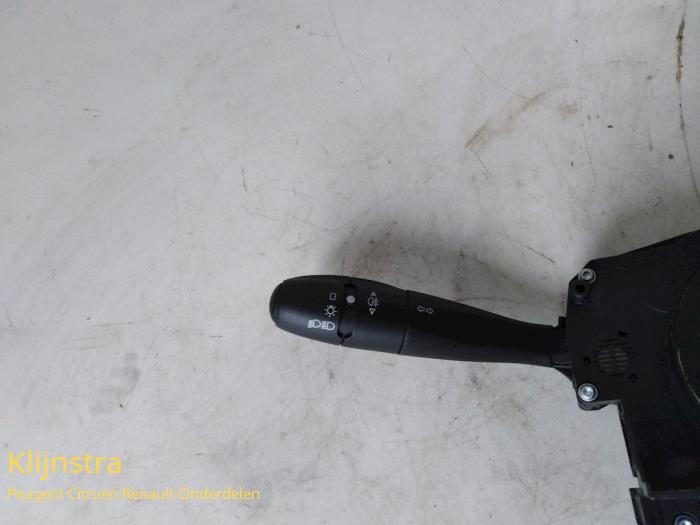 Kombischalter Lenksäule van een Peugeot 207 2008