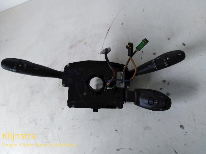 Kombischalter Lenksäule van een Peugeot 207 2008