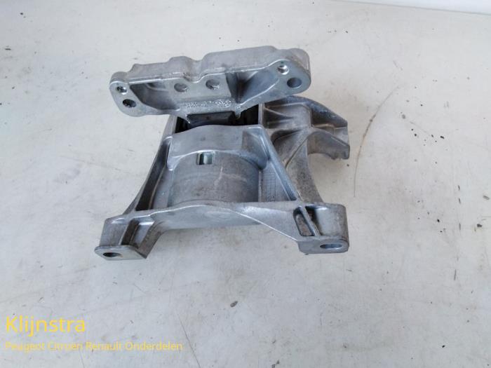 Used Engine mount Peugeot 308 Price on request offered by Fa. Klijnstra & Zn. VOF