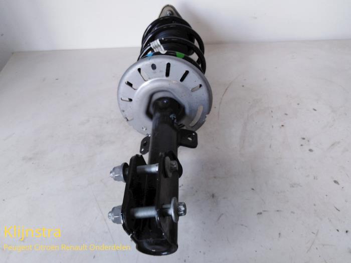 Front shock absorber, right from a Peugeot 308 2015