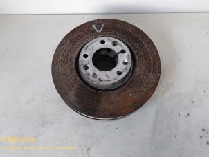 Used Front brake disc Peugeot 308 Price on request offered by Fa. Klijnstra & Zn. VOF