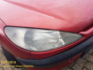 Used Headlight, right Peugeot 206 (2A/C/H/J/S) 1.9 D Price on request offered by Fa. Klijnstra & Zn. VOF