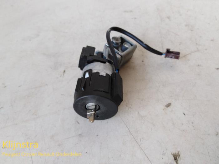 Set of locks from a Peugeot 3008 2010