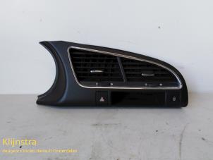 Usagé Grille aération tableau de bord Peugeot 3008 Prix sur demande proposé par Fa. Klijnstra & Zn. VOF