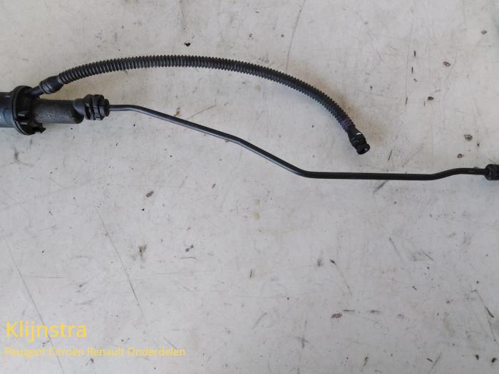 Oil pressure line from a Peugeot 308 2010