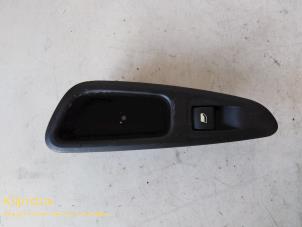 Used Electric window switch Peugeot 308 (4A/C) 1.6 VTI 16V Price on request offered by Fa. Klijnstra & Zn. VOF