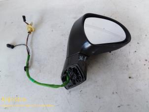 Used Wing mirror, right Peugeot 308 (4A/C) 1.6 VTI 16V Price on request offered by Fa. Klijnstra & Zn. VOF