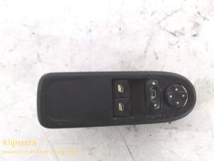 Used Electric window switch Peugeot 308 SW (4E/H) 1.6 HDiF 16V Price on request offered by Fa. Klijnstra & Zn. VOF