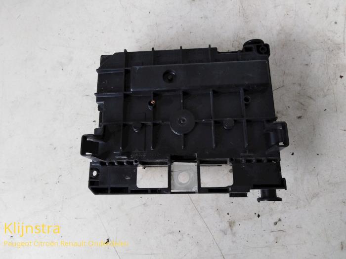 Fuse box from a Peugeot 3008 2014
