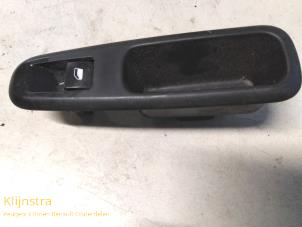 Used Electric window switch Peugeot 3008 Price on request offered by Fa. Klijnstra & Zn. VOF