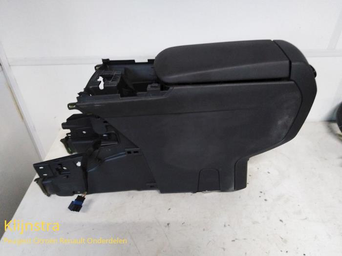 Middle console from a Peugeot 3008 2014