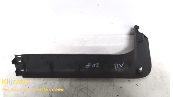 Trim strip, front right from a Peugeot 208 2013