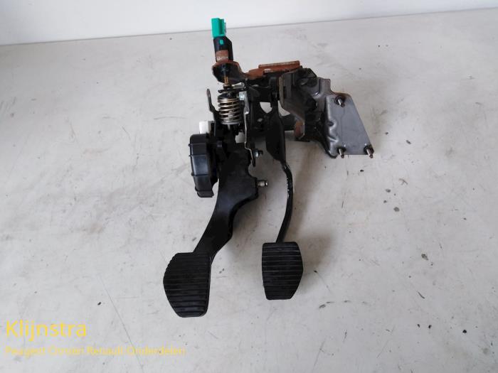 Używane Pedal hamulca Peugeot 3008 I (0U/HU) 1.6 VTI 16V Cena na żądanie oferowane przez Fa. Klijnstra & Zn. VOF