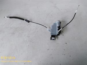 Używane Mechanizm blokady drzwi lewych tylnych wersja 4-drzwiowa Peugeot 3008 I (0U/HU) 1.6 VTI 16V Cena na żądanie oferowane przez Fa. Klijnstra & Zn. VOF