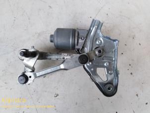 Used Front wiper motor Peugeot 5008 Price on request offered by Fa. Klijnstra & Zn. VOF