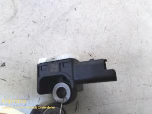 Used Airbag sensor Peugeot 5008 I (0A/0E) Price on request offered by Fa. Klijnstra & Zn. VOF