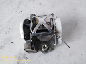 Used Seatbelt tensioner, right Peugeot 5008 Price on request offered by Fa. Klijnstra & Zn. VOF