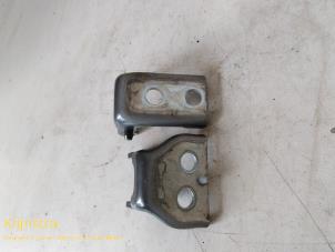 Used Front door hinge, left Peugeot 5008 I (0A/0E) Price on request offered by Fa. Klijnstra & Zn. VOF