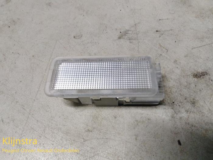 Używane Lampa Peugeot 508 (F3/FB/FH/FP) Cena na żądanie oferowane przez Fa. Klijnstra & Zn. VOF