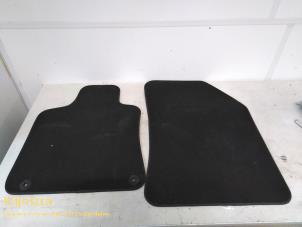 Used Set of mats Peugeot 508 (F3/FB/FH/FP) Price on request offered by Fa. Klijnstra & Zn. VOF