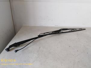 Used Front wiper arm Peugeot 107 Price on request offered by Fa. Klijnstra & Zn. VOF