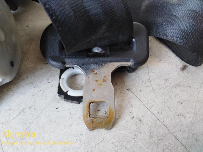 Rear seatbelt, right from a Peugeot 107  2008