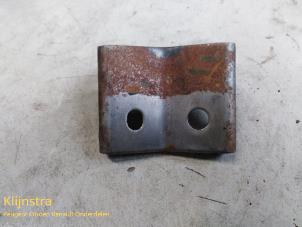 Used Front door hinge, right Peugeot 107 1.0 12V Price on request offered by Fa. Klijnstra & Zn. VOF