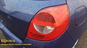 Used Taillight, right Renault Clio III (BR/CR) 1.5 dCi 85 Price on request offered by Fa. Klijnstra & Zn. VOF