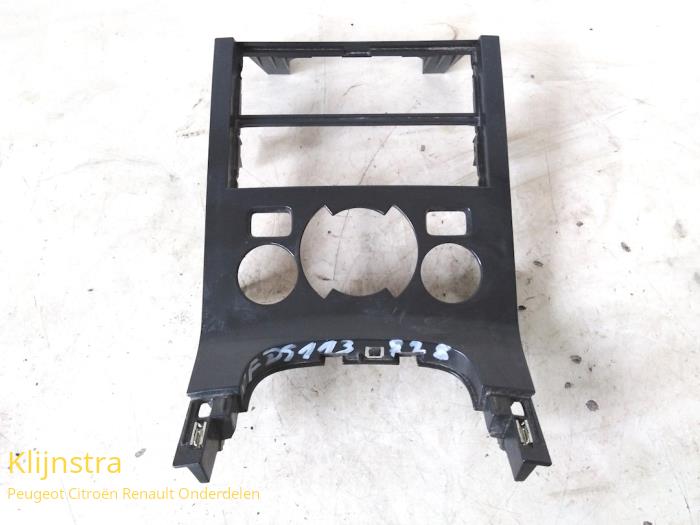 Dashboard part from a Peugeot 3008 2013