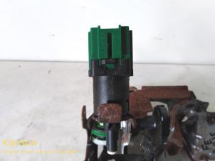 Used Brake light switch Peugeot 3008 Price on request offered by Fa. Klijnstra & Zn. VOF