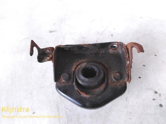 Used Engine mount Peugeot Expert Price on request offered by Fa. Klijnstra & Zn. VOF