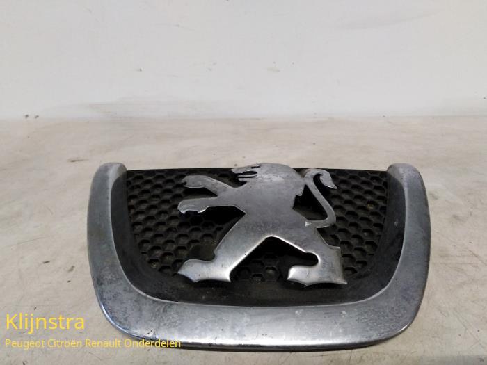 Gebrauchte Emblem Peugeot Expert Preis auf Anfrage angeboten von Fa. Klijnstra & Zn. VOF