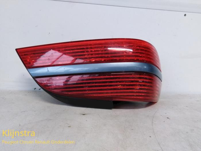 Taillight, left from a Peugeot 406 (8B) 2.0 HDi 110 1999